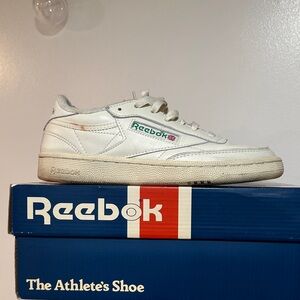 Reebok women off white Sneakers with Green Logo Accent